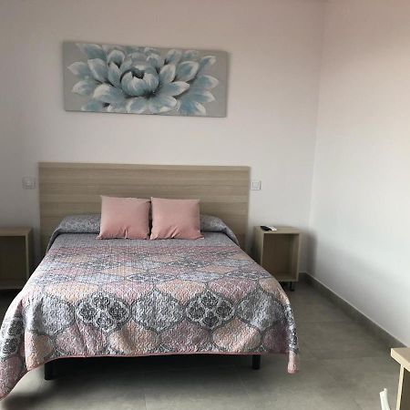 Hostal La Taurina Santa Olalla  エクステリア 写真
