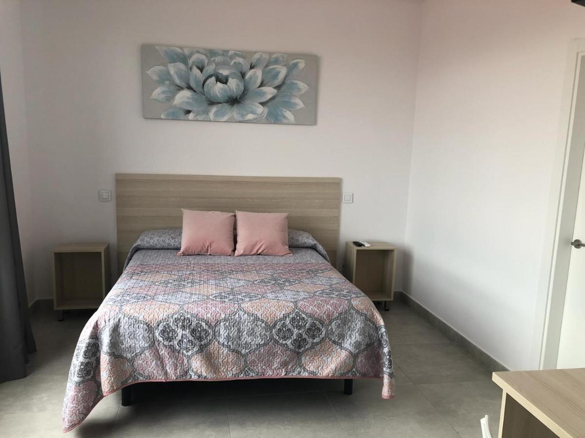 Hostal La Taurina Santa Olalla  エクステリア 写真